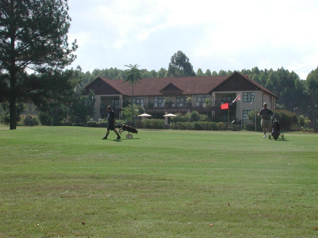 White River Golf Lodge Buitenkant foto